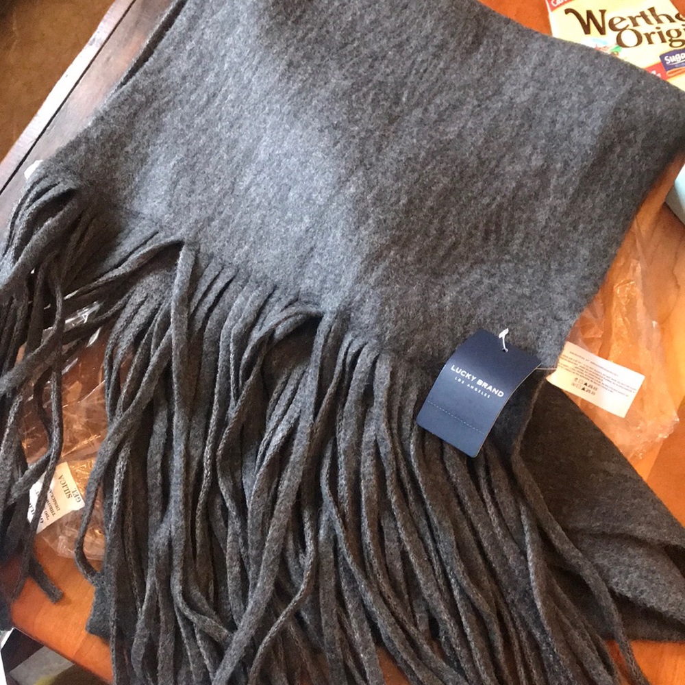 Lucky brand gray scarf